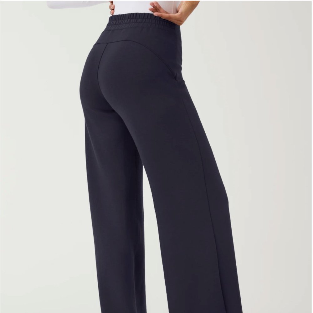 SPANX AirEssentials Wide Leg Pant